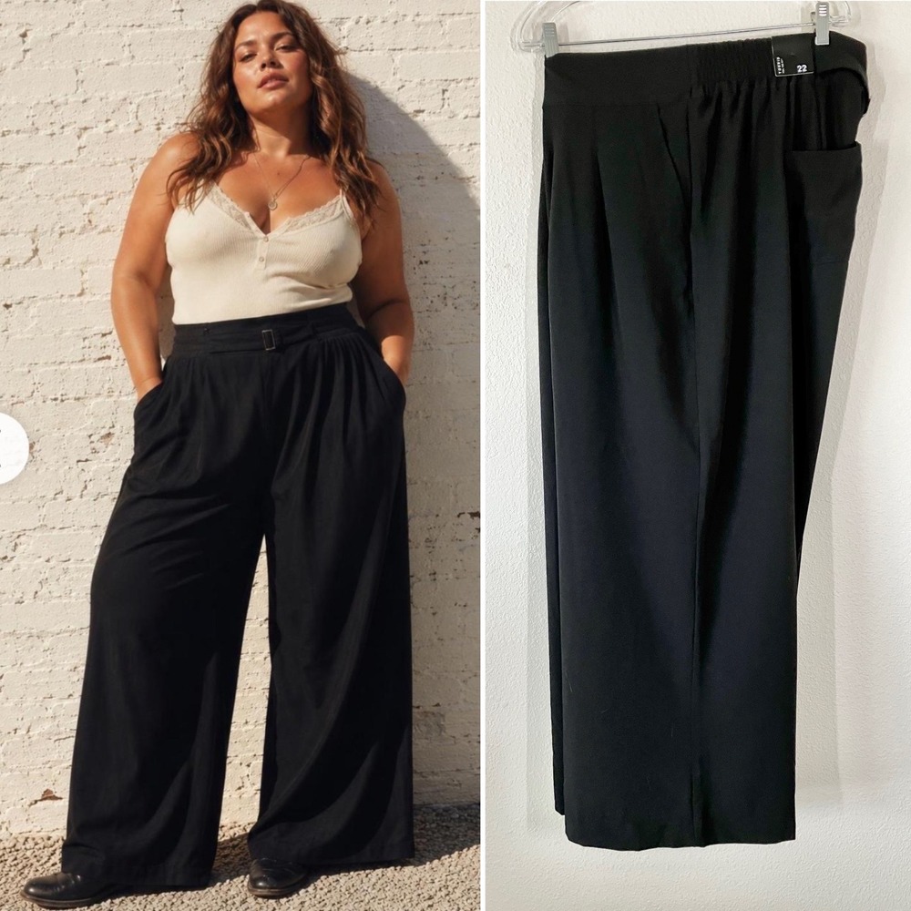 TORRID Wide Leg Studio Crepe Trouser Pant 22 SHORT Black Pleated Career Work